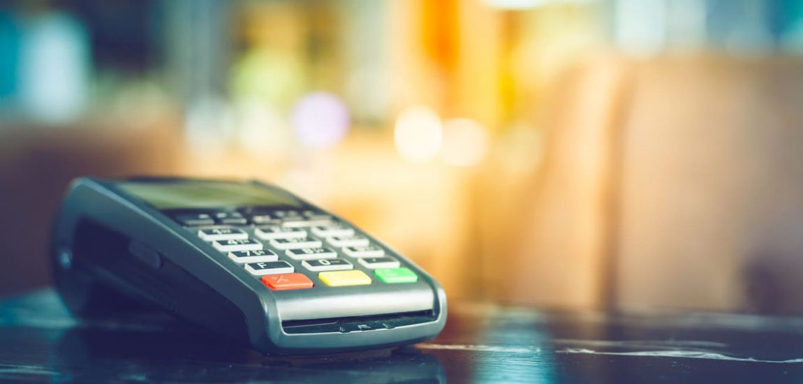 Governo libera R$ 5 bi para financiar MEIs, micro e pequenas empresas via maquininha de cartão; saiba como funciona