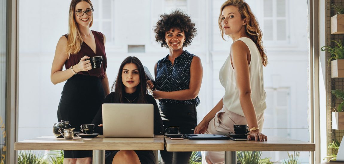 Pesquisa indica que 70% das mulheres empreendedoras utilizam a internet para vender