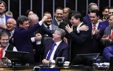 Lula Marques/ Agência Brasil Brasília (DF) 06/07/2023 Comemoração da aprovação em primeiro turno da Reforma Tributária na Câmara dos Deputados. Foto Lula Marques/ Agência Brasil.